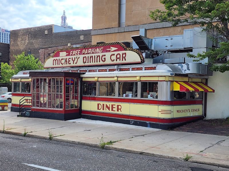 A Living Piece of American Diner History A Living Piece of American Diner History