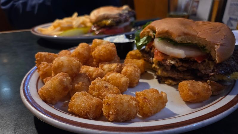 A Menu Full of Crowd-Pleasing American Comfort Food