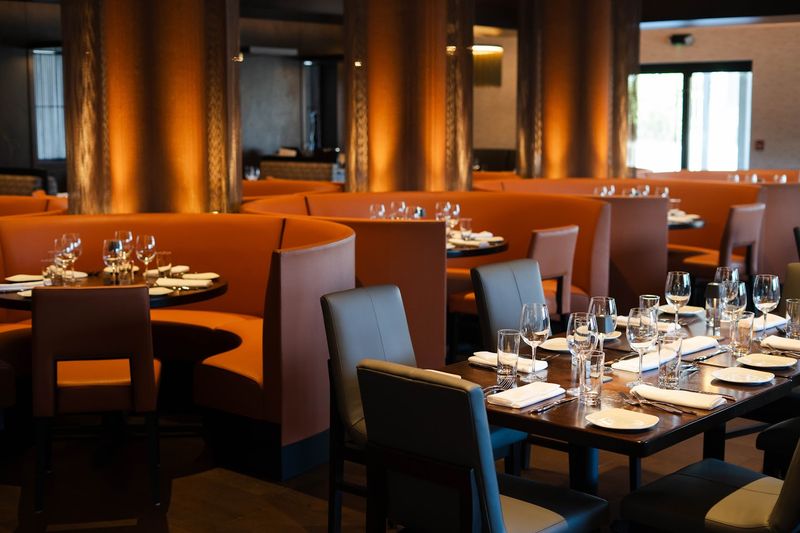 A New York-Style Steakhouse That Found Its Home in the Suburbs