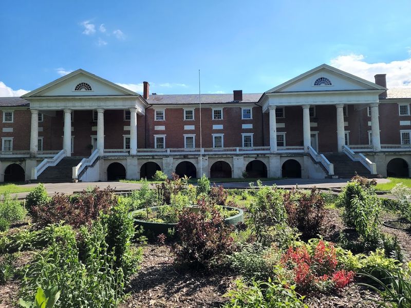 A Resort Where George Washington Once Stayed A Resort Where George Washington Once Stayed
