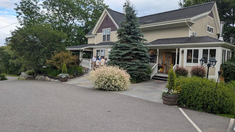 A Restaurant That Lives on a Farm, Not Just Near One A Restaurant That Lives on a Farm, Not Just Near One
