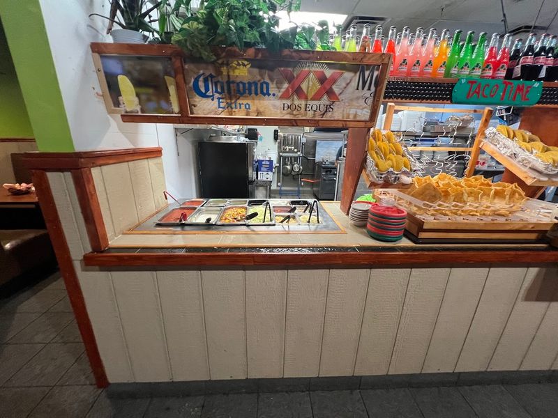 A Salad Bar That Earns Its Place at the Table A Salad Bar That Earns Its Place at the Table