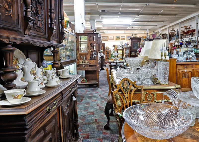 A Shopper's Delight on Historic Streets