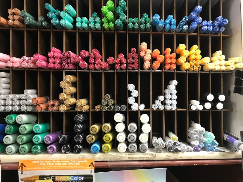 A Store That Feels Like a Creative Universe A Store That Feels Like a Creative Universe