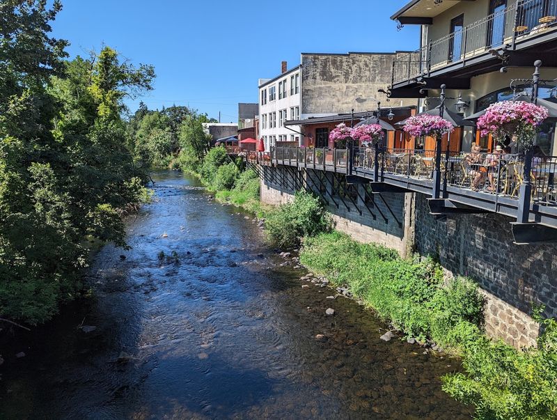 A Town That Invites Return Visits