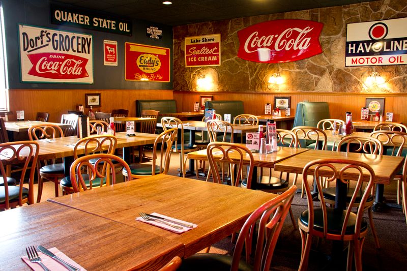 A Vintage Space That Tells a Story A Vintage Space That Tells a Story