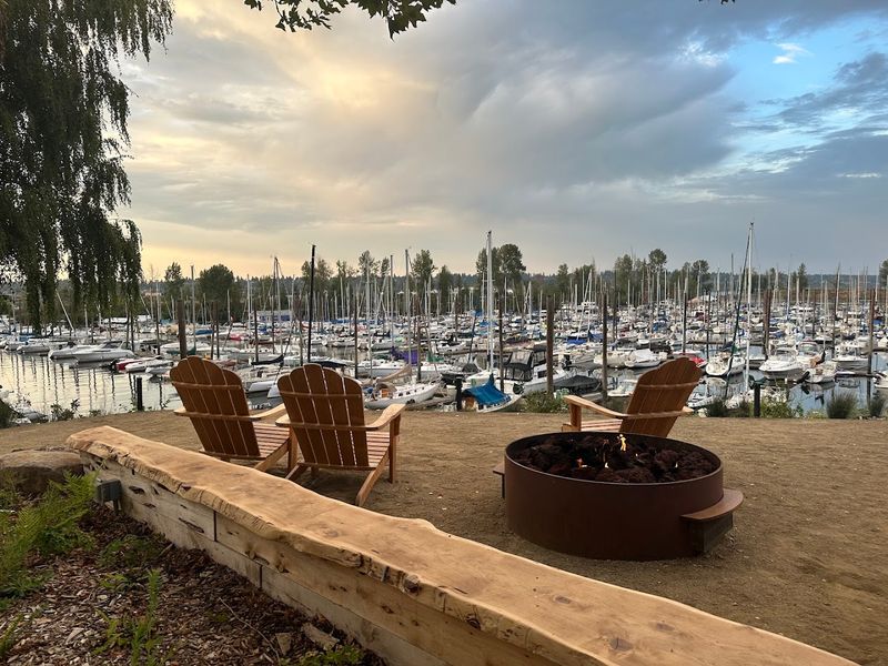 A Waterfront Setting That Feels Truly One of a Kind A Waterfront Setting That Feels Truly One of a Kind