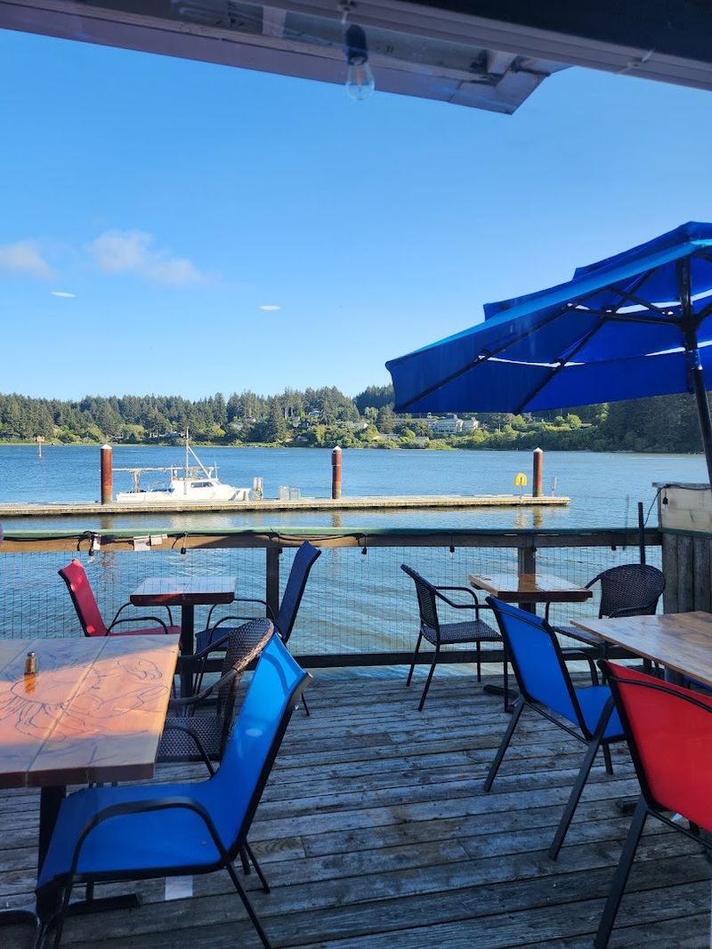 A Waterfront Setting That Pulls You Right In