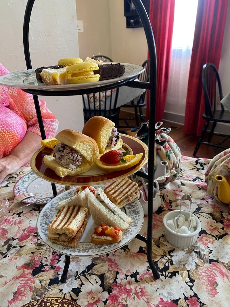 Afternoon Tea Service Done the Right Way Afternoon Tea Service Done the Right Way