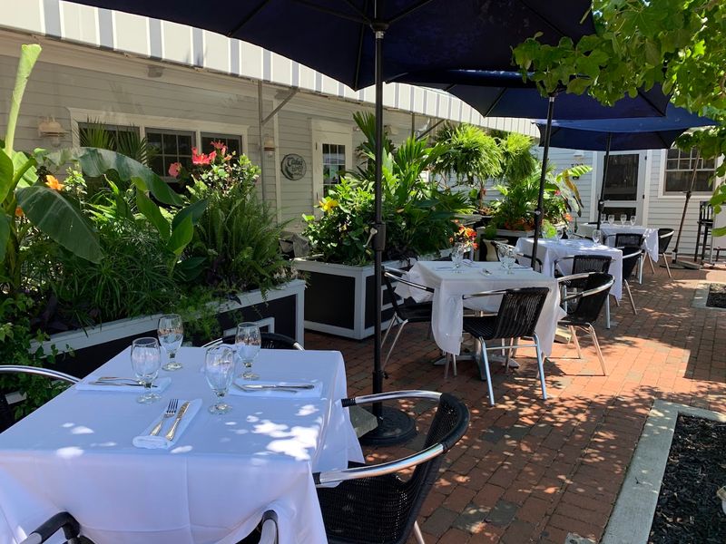Al Fresco Dining That Turns a Meal Into a Memory