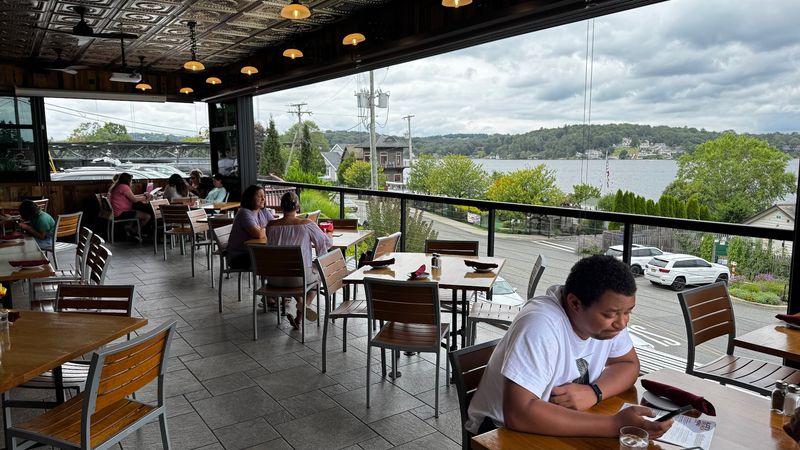 Alice's Pairs Lakeside Dining With Seasonal Flavor Alice's Pairs Lakeside Dining With Seasonal Flavor