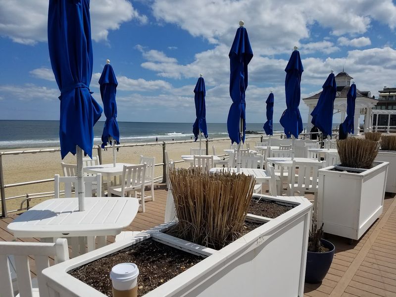 An Unforgettable First Impression of Oceanfront Dining