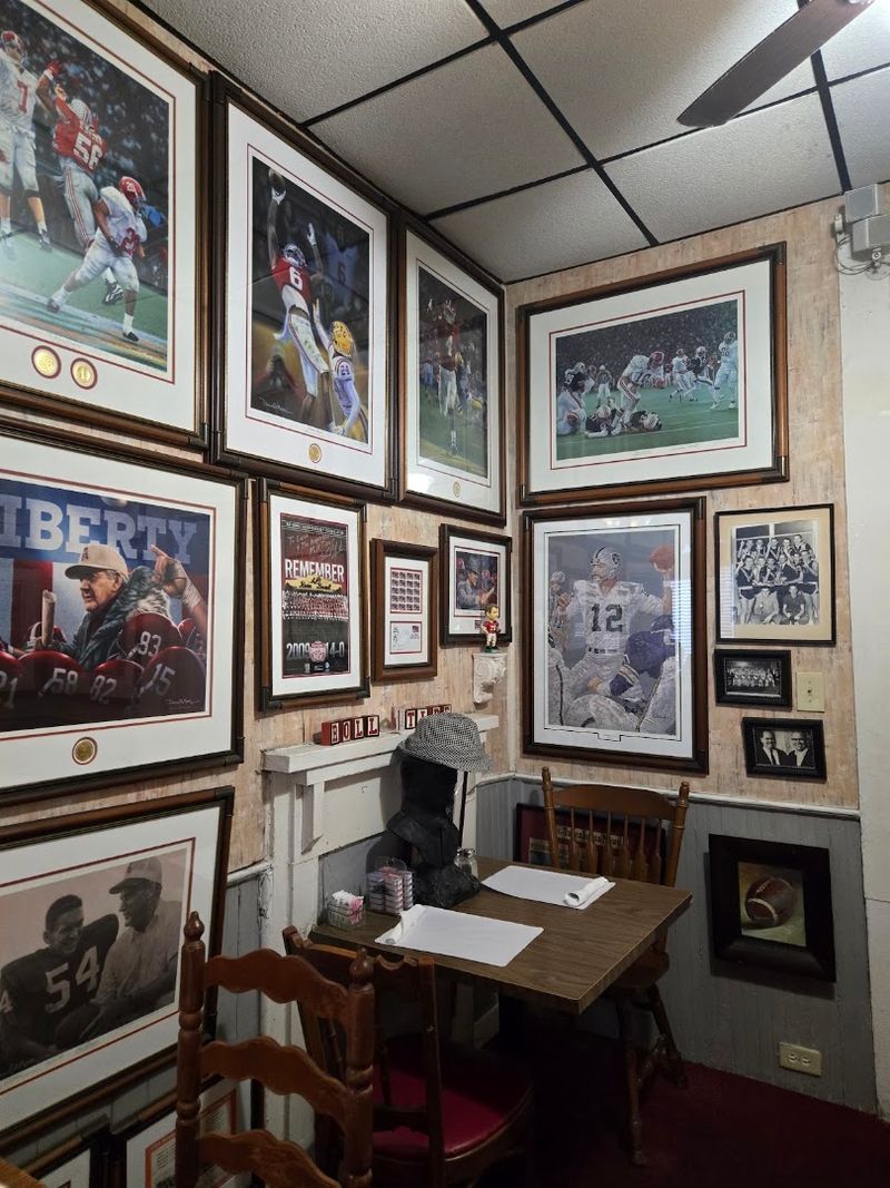 Bear Bryant's Corner, Where Legends Dined