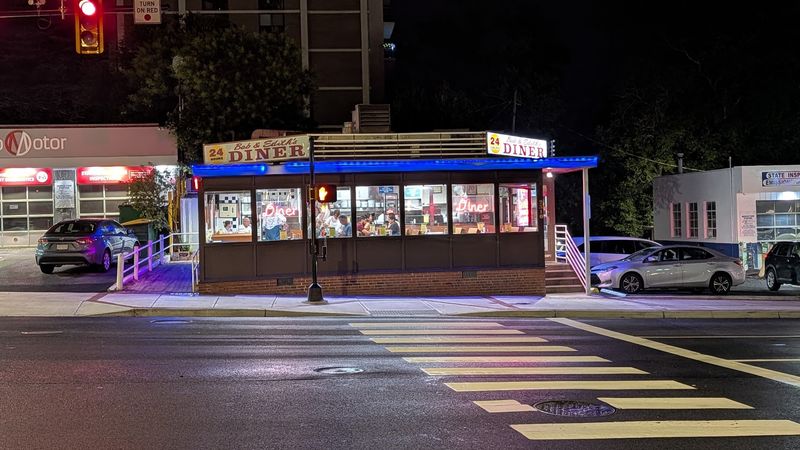 Bob and Edith's Diner, Arlington