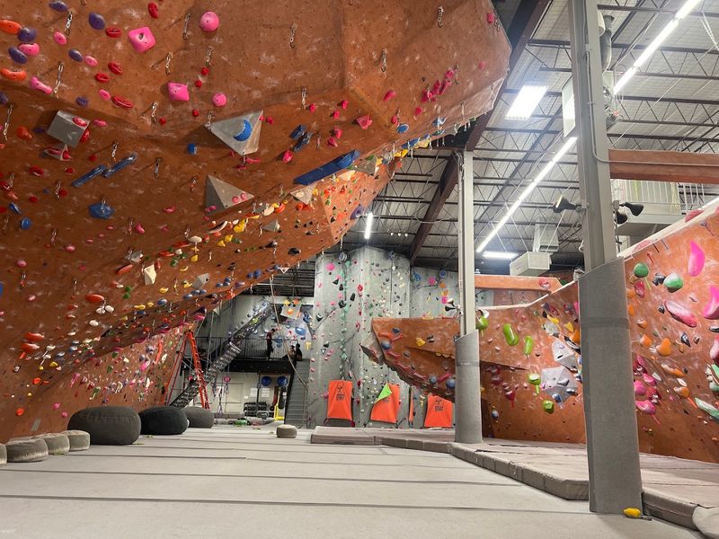 Bouldering Islands and a Cave Bouldering Islands and a Cave
