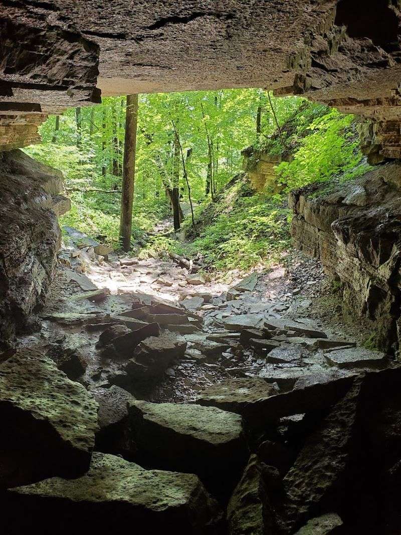 Brough's Tunnel: The Abandoned Railroad Dream Hidden in the Hillside Brough's Tunnel: The Abandoned Railroad Dream Hidden in the Hillside