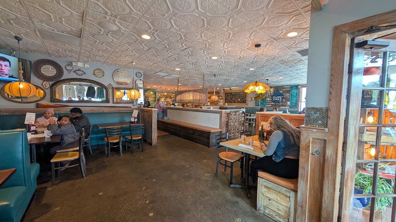Burgers and Sandwiches With a Coastal Upgrade Burgers and Sandwiches With a Coastal Upgrade