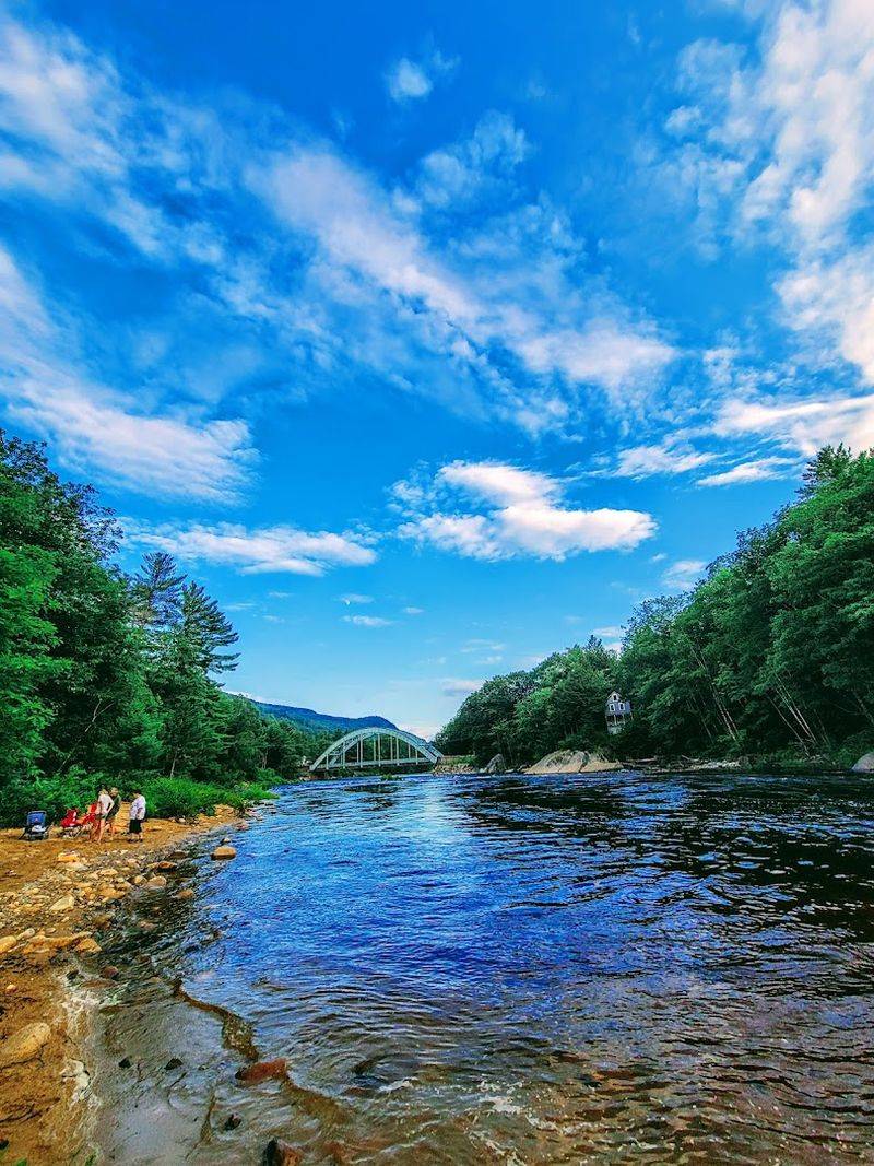 Cascade Park Hides a Surprisingly Lovely River Escape Cascade Park Hides a Surprisingly Lovely River Escape