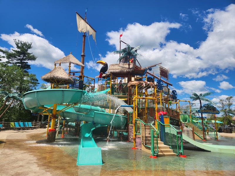 Castaway Island Water Park: Your Personal Tropical Escape