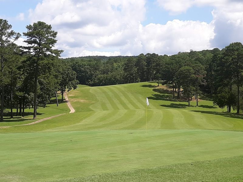 Cedar Creek Golf Comes With Better Scenery