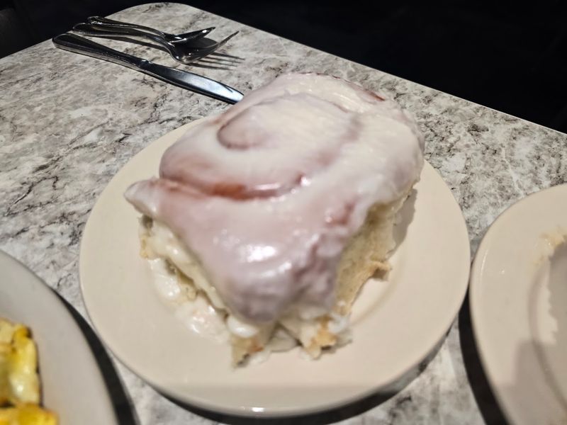Cinnamon Rolls That Earned Their Fame Cinnamon Rolls That Earned Their Fame