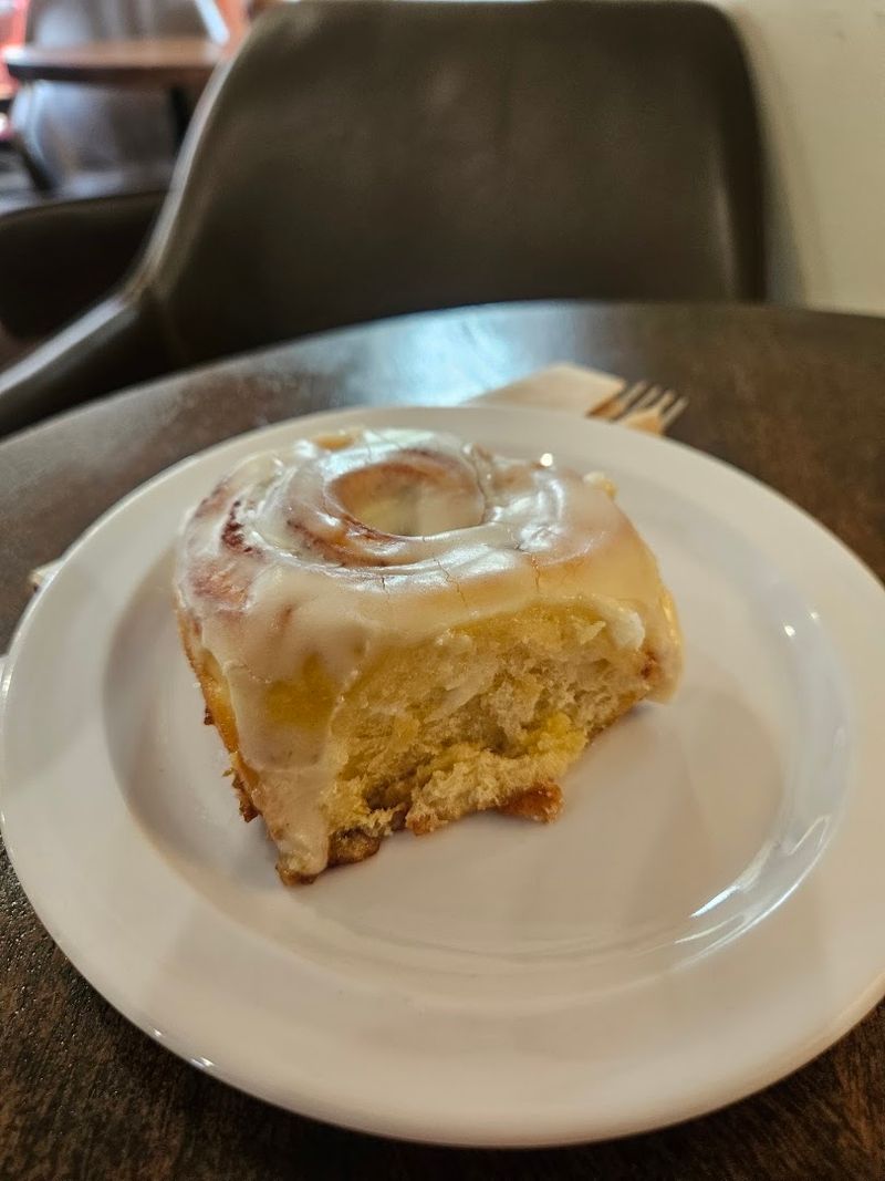 Cinnamon Rolls That People Actually Drive Across Town For Cinnamon Rolls That People Actually Drive Across Town For