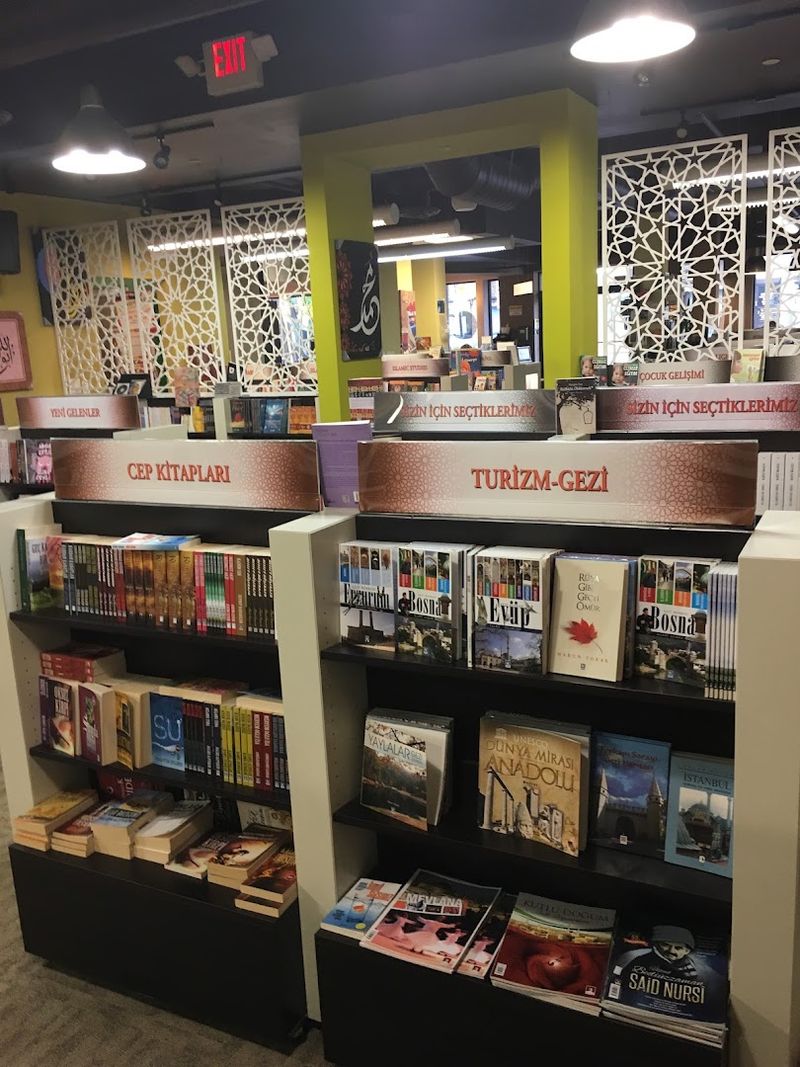 Clifton's Hidden Gem for Multilingual Readers Clifton's Hidden Gem for Multilingual Readers
