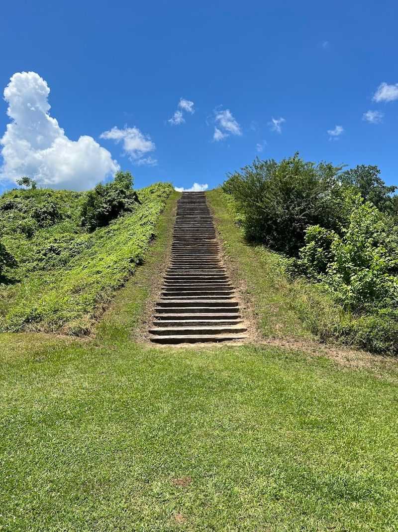 Climb Mound B and See the Ancient Skyline Climb Mound B and See the Ancient Skyline