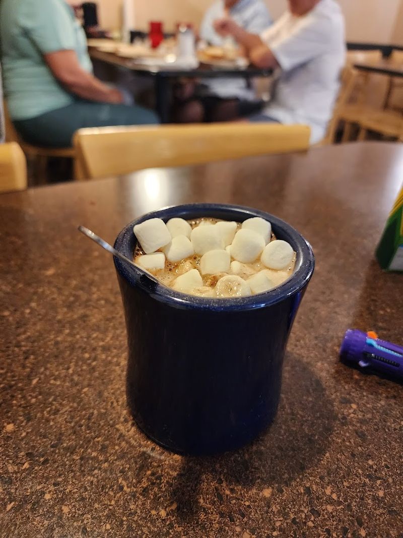 Coffee, Sweet Tea, and the Simple Pleasures That Complete the Meal Coffee, Sweet Tea, and the Simple Pleasures That Complete the Meal