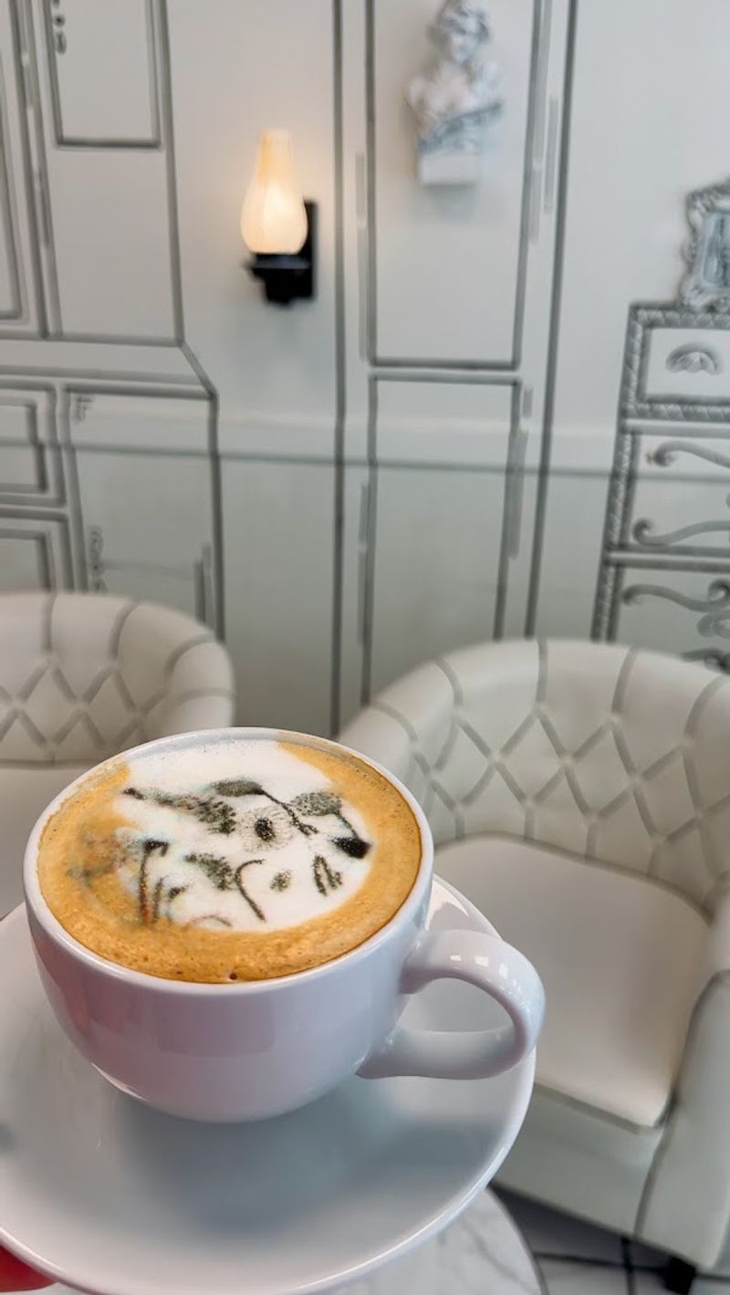 Coffee That Commands Its Own Spotlight Coffee That Commands Its Own Spotlight
