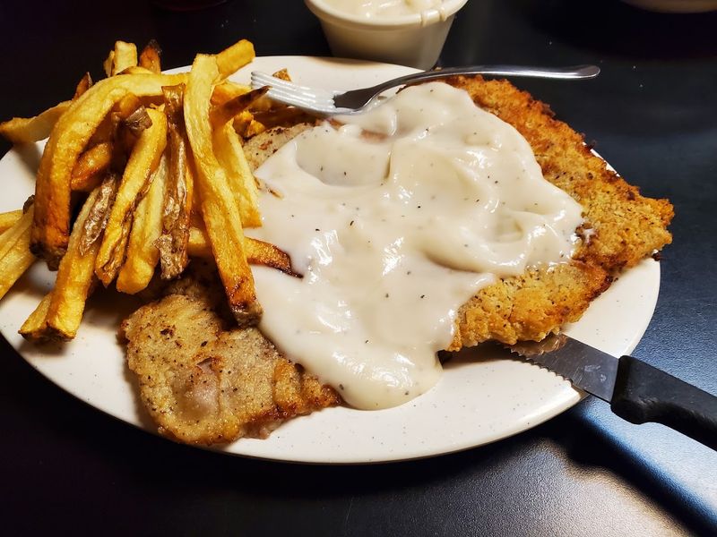 Comfort Food Done Right at Grub Shack and Southern Rose Cafe Comfort Food Done Right at Grub Shack and Southern Rose Cafe