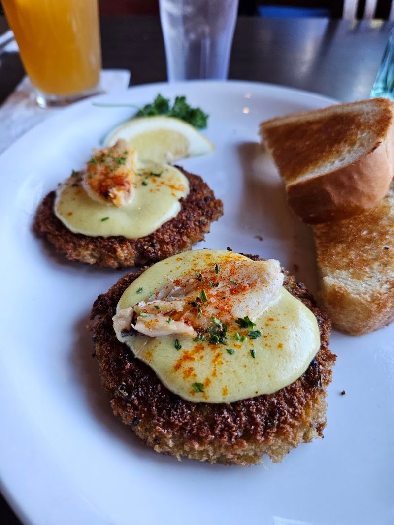 Crab Cakes That Live Up to the Hype Crab Cakes That Live Up to the Hype