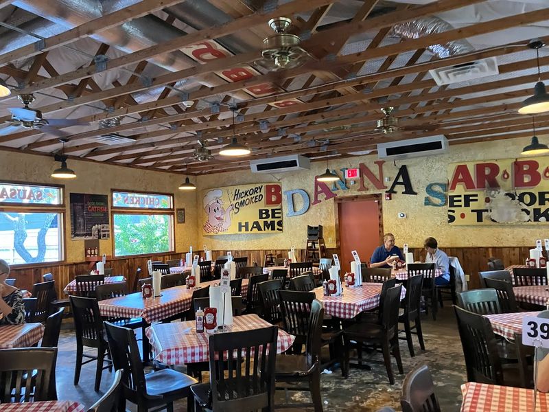 Danna's BBQ and Burger Shop Brings the Smoke to Branson's Back Roads