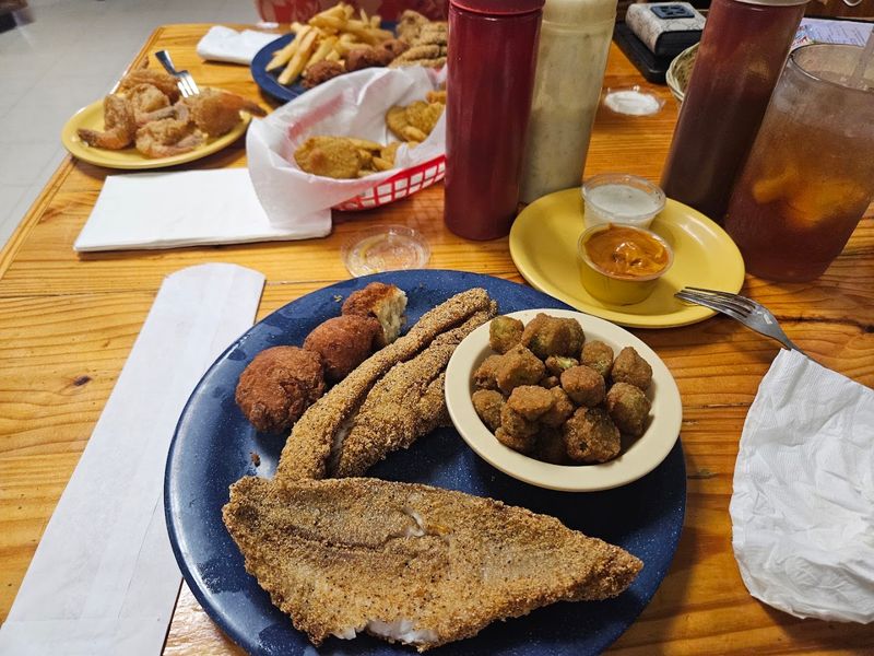 David's Catfish House, A Southern Tradition Worth Every Mile David's Catfish House, A Southern Tradition Worth Every Mile
