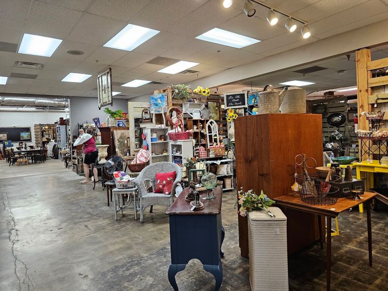 Decades Revisited, A Vintage Mall