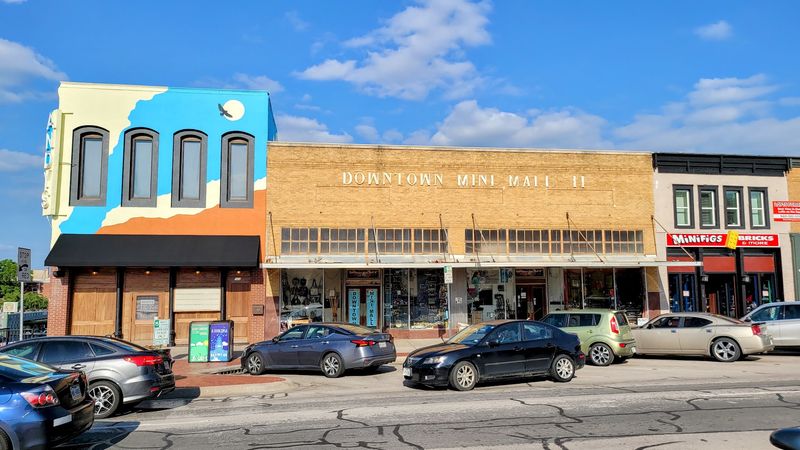 Denton Mini Mall II, Denton