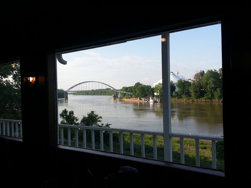 Des Arc and the White River: The Scenery That Completes the Experience