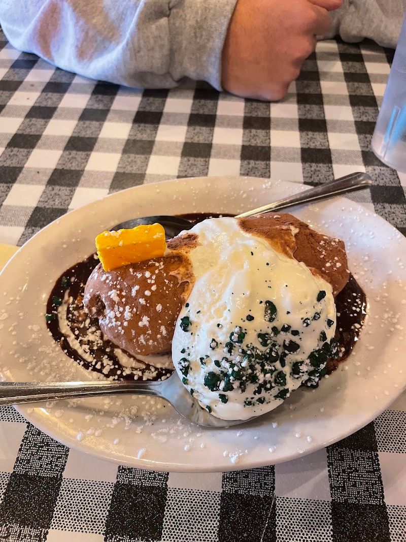 Desserts That End the Meal on a Playful Note Desserts That End the Meal on a Playful Note