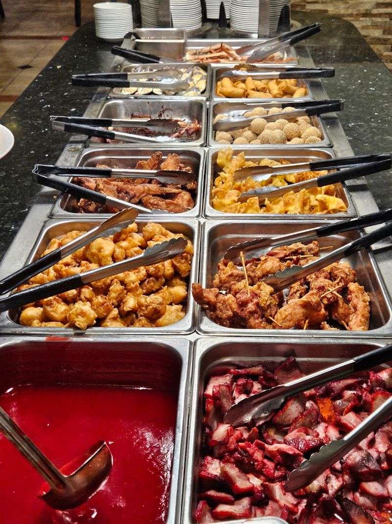 Ding How Buffet and Grill, Albany