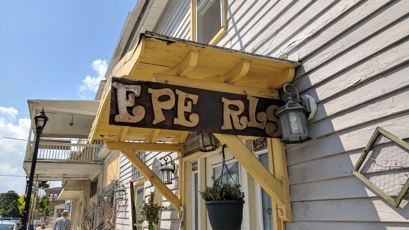 Dining and Local Flavor That Matches the Town's Character Dining and Local Flavor That Matches the Town's Character