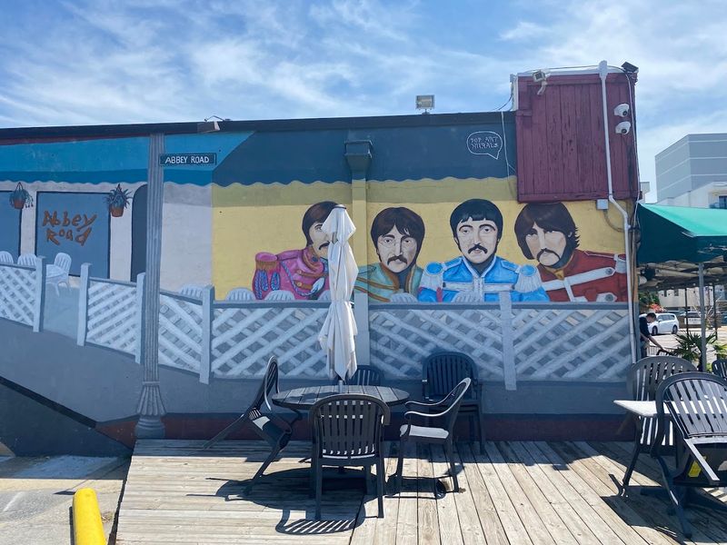 Dog-Friendly Patio Life by the Oceanfront Dog-Friendly Patio Life by the Oceanfront