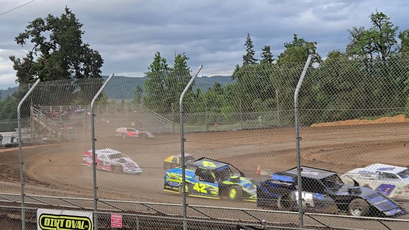 Dwarf Cars and Stock Cars Tearing Up the Dirt Dwarf Cars and Stock Cars Tearing Up the Dirt