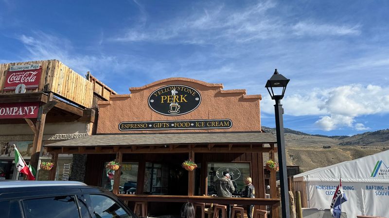 Eating and Drinking Local: The Food Scene That Surprises You Eating and Drinking Local: The Food Scene That Surprises You