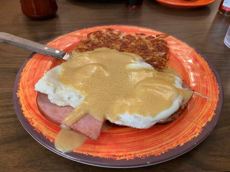 Eggs Benedict Done the Papa's Way Eggs Benedict Done the Papa's Way