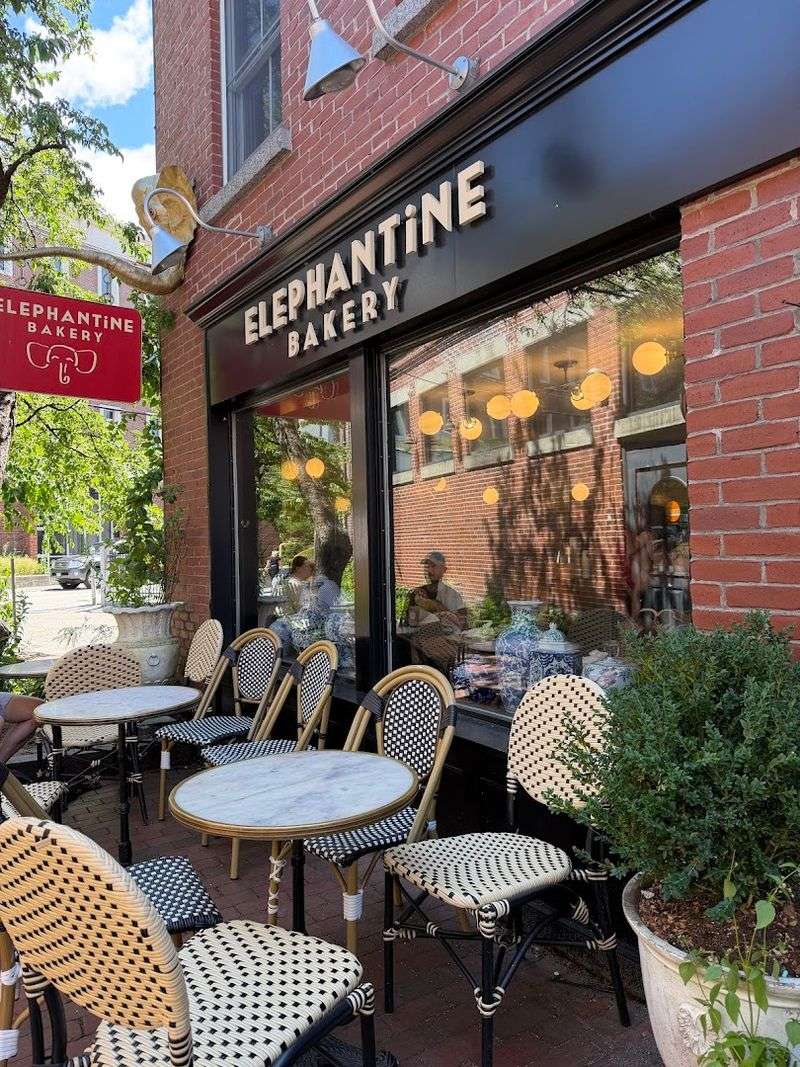 Elephantine Bakery, NH