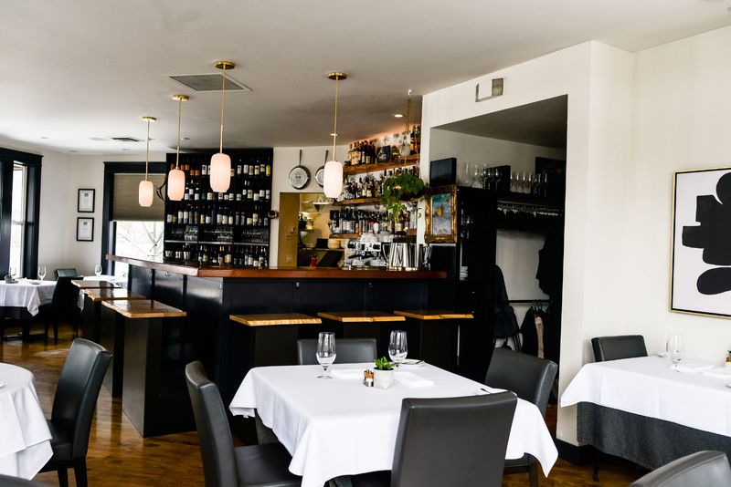 Evening Eats and Why Dinner in Bend Deserves a Full Night