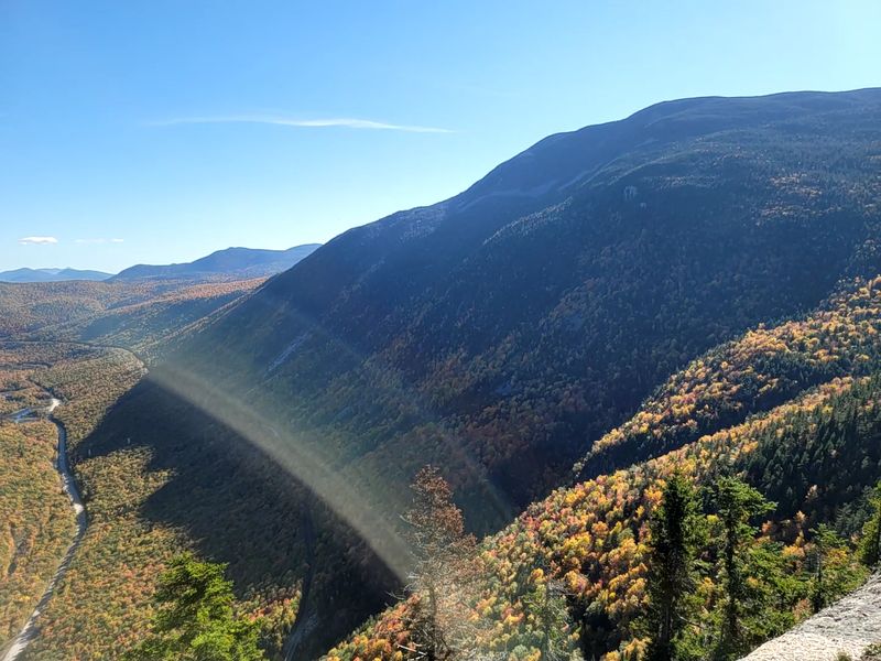 Fall Foliage Season Turns This Hike Into Pure Magic Fall Foliage Season Turns This Hike Into Pure Magic