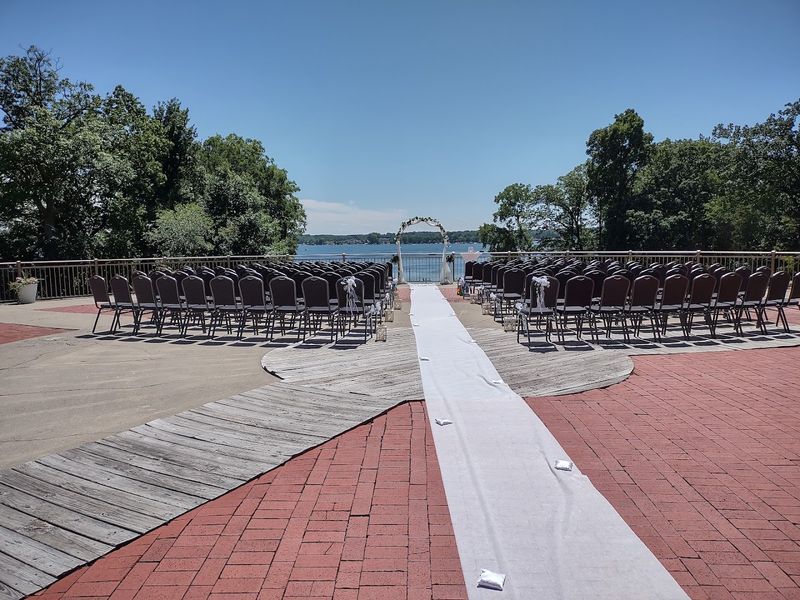Feast With a Front-Row View of Lake James