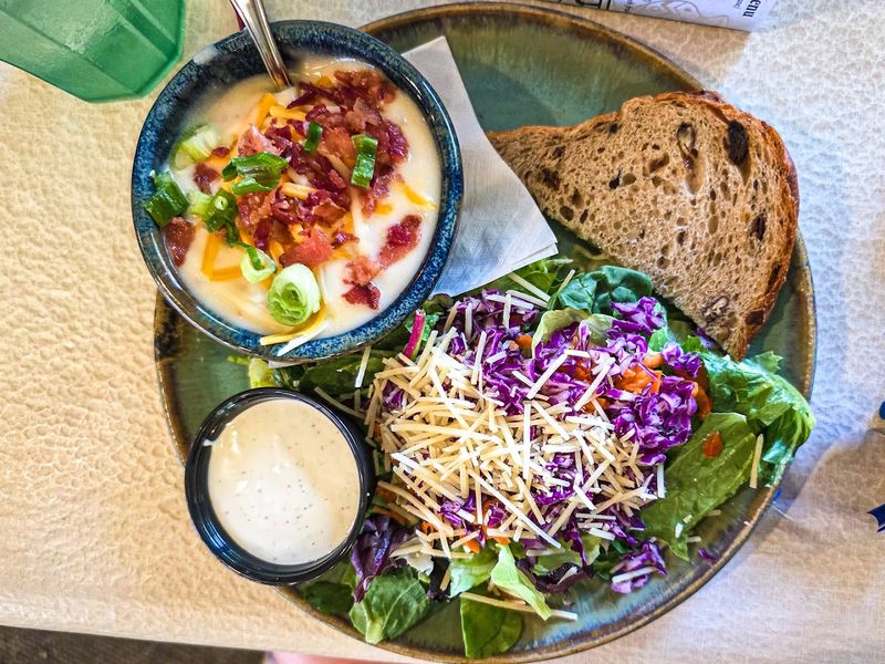 Fresh-Baked Bread That Arrives Before You Even Order