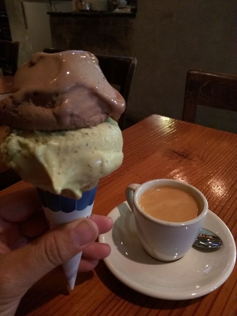 Fresh Coffee and Sweet Pairings Worth Knowing About Fresh Coffee and Sweet Pairings Worth Knowing About